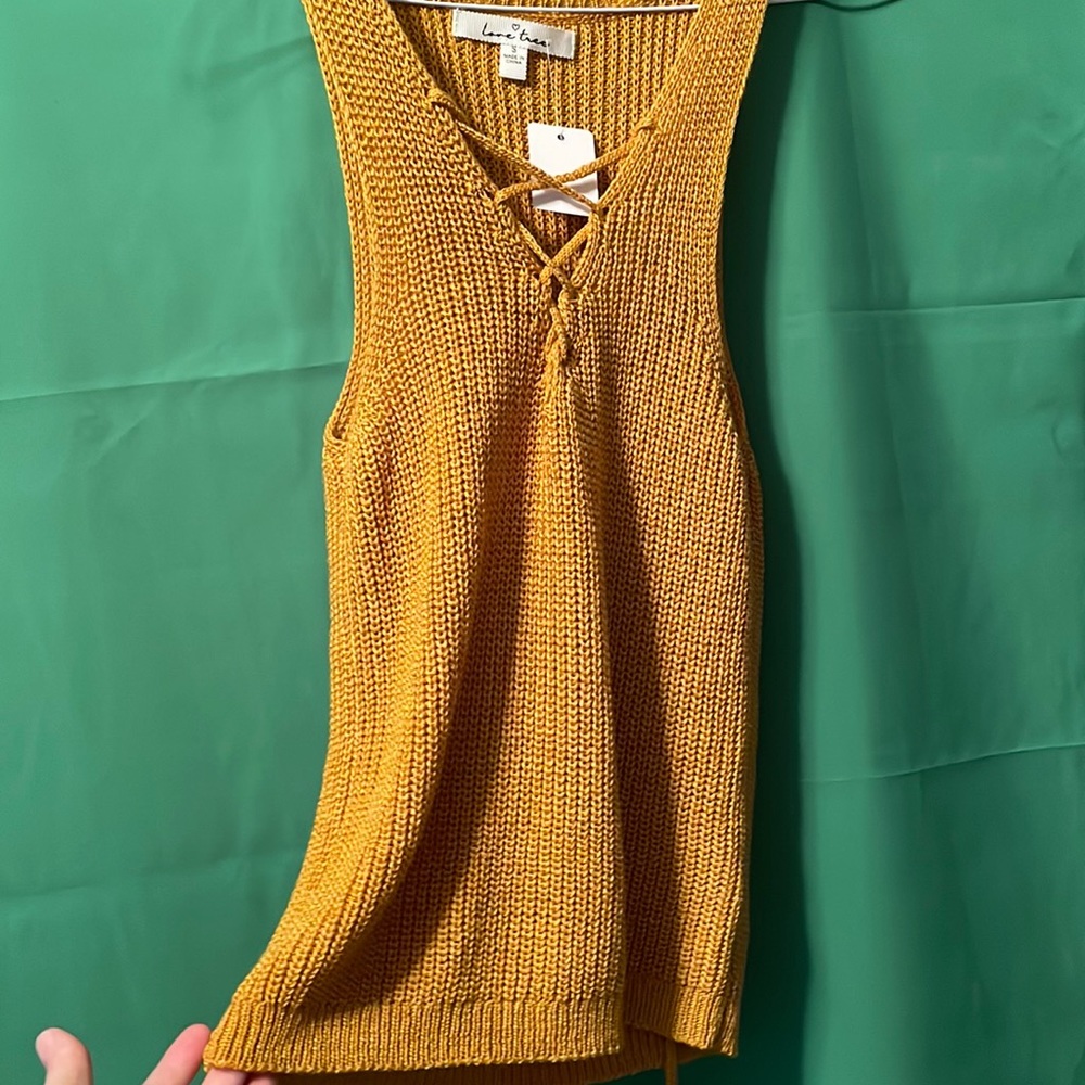 Tank sweater